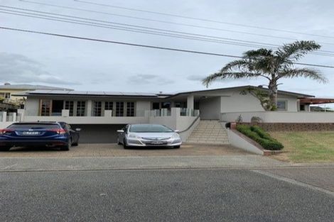 Photo of property in 117 Seaview Road, Paraparaumu Beach, Paraparaumu, 5032