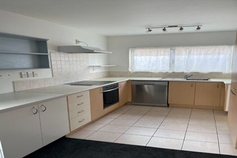 Photo of property in 37 Fields Parade, Oteha, Auckland, 0632