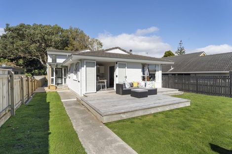 Photo of property in 22 Ocean Road, Paraparaumu Beach, Paraparaumu, 5032