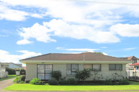 Photo of property in 2/104 Carruth Road, Papatoetoe, Auckland, 2025