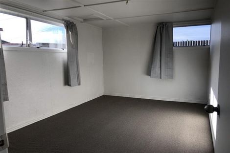 Photo of property in 77 Tidal Road, Mangere, Auckland, 2022