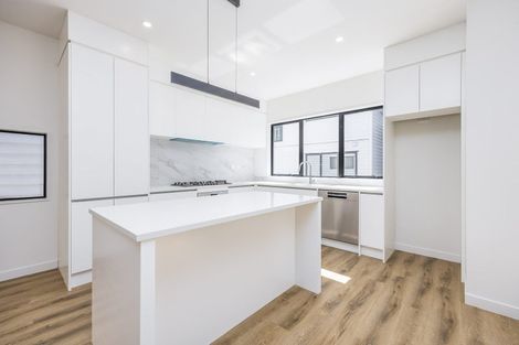 Photo of property in 17b Hogans Road, Glenfield, Auckland, 0629