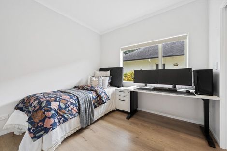 Photo of property in 7 Hobbs Road, Matakatia, Whangaparaoa, 0930