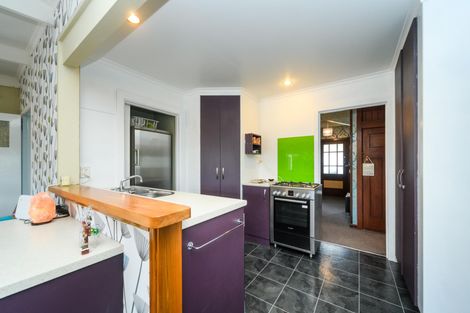 Photo of property in 18 Edwards Place, Terrace End, Palmerston North, 4410