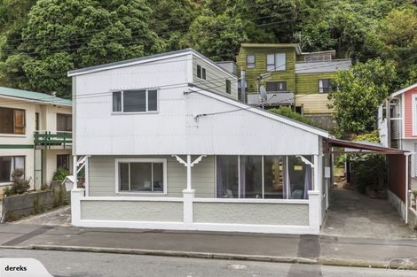 Photo of property in 185 Marine Parade, Seatoun, Wellington, 6022