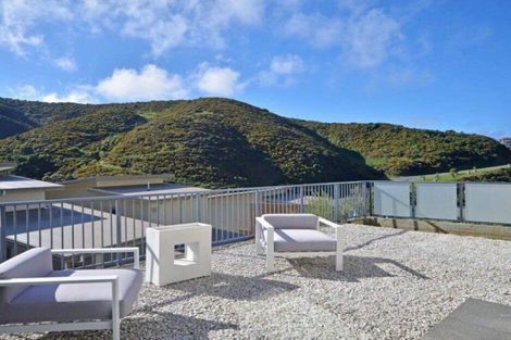 Photo of property in 9 Rarangi Way, Owhiro Bay, Wellington, 6023