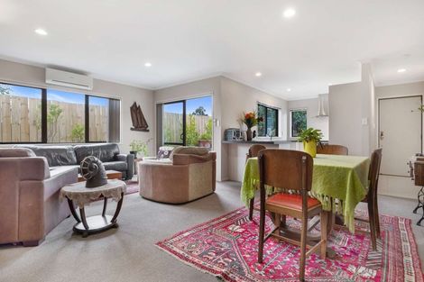 Photo of property in 104b Racecourse Road, Waiuku, 2123