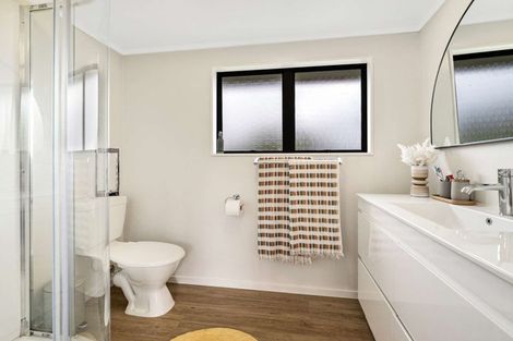 Photo of property in 61 Kanuka Road, Bombay, 2675