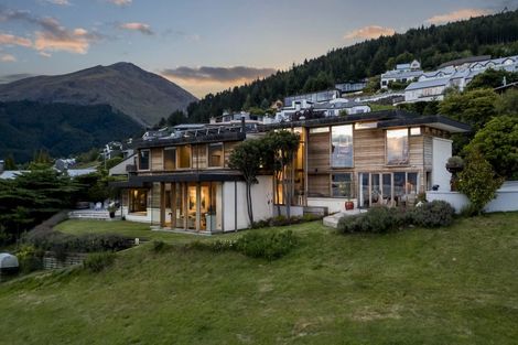 Photo of property in 27 Edinburgh Drive, Queenstown, 9300