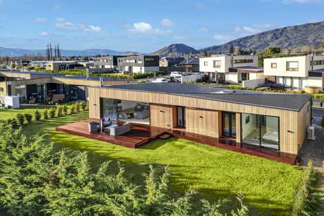 Photo of property in 13 Fern Burn Close, Wanaka, 9305