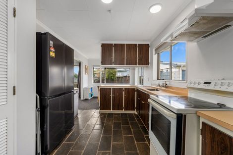 Photo of property in 8 Chelmarsh Place, Highbury, Palmerston North, 4412