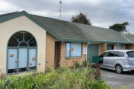 Photo of property in 10 Copplestone Place, New Lynn, Auckland, 0600