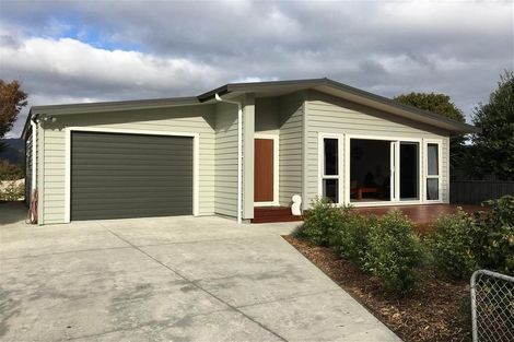 Photo of property in 8 Hollis Road, Paraparaumu Beach, Paraparaumu, 5032