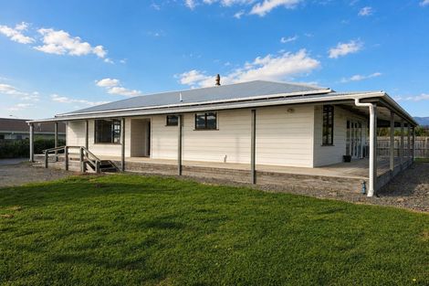 Photo of property in 12 Dal Din Drive, Otaki, 5512