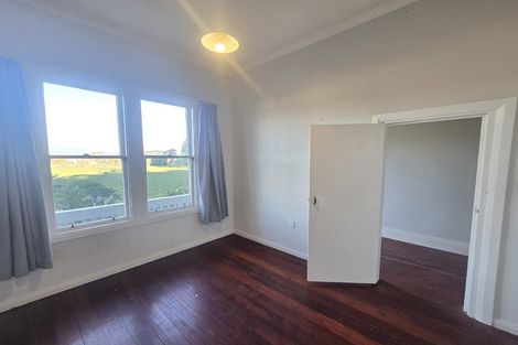 Photo of property in 92 Rolleston Street, Mount Cook, Wellington, 6021