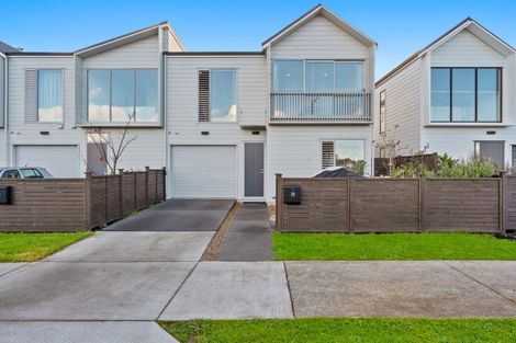 Photo of property in 28 Owen Chapman Drive, Red Beach, 0932