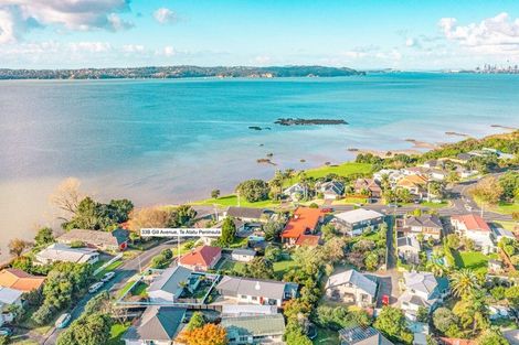 Photo of property in 33b Gill Avenue, Te Atatu Peninsula, Auckland, 0610