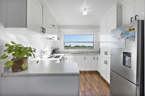 Photo of property in 68 Bayly Street, Waitara, 4320