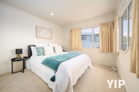 Photo of property in 45 Tamworth Crescent, Newlands, Wellington, 6037