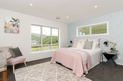 Photo of property in 1 Pine Hill Rise, Glenside, Wellington, 6037