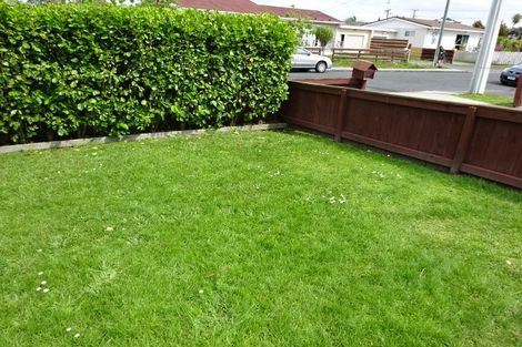 Photo of property in 52 Doment Crescent, Orewa, 0931