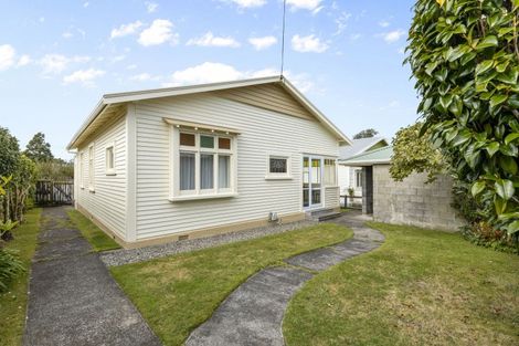 Photo of property in 23 Paynters Avenue, Strandon, New Plymouth, 4312