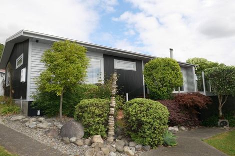 Photo of property in 11 Kotare Street, Waikanae, 5036