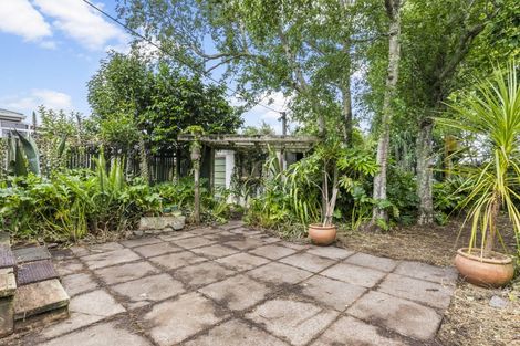 Photo of property in 9 Kamaka Road, Mangere Bridge, Auckland, 2022