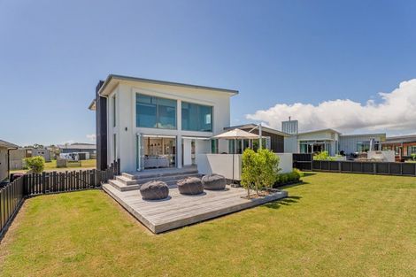 Photo of property in 116 Taupata Way, Matarangi, Whitianga, 3592