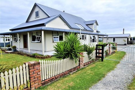 Photo of property in 6 Romilly Street, Westport, 7825