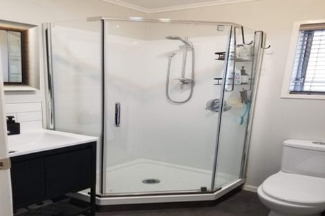 Photo of property in 1/2 Palm Court Drive, Glen Eden, Auckland, 0602