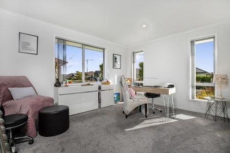 Photo of property in 15 Lamborn Drive, Papakura, 2110