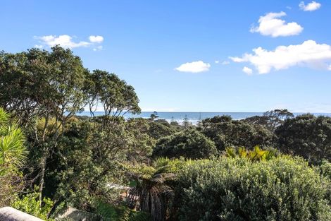 Photo of property in 15 Domain Crescent, Muriwai, Waimauku, 0881