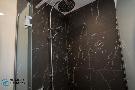 Photo of property in 21 Akoranga Place, Hornby, Christchurch, 8042