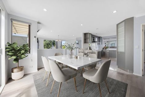 Photo of property in 10 Lupetti Rise, West Harbour, Auckland, 0618