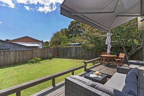 Photo of property in 2/22 Minaret Drive, Bucklands Beach, Auckland, 2014