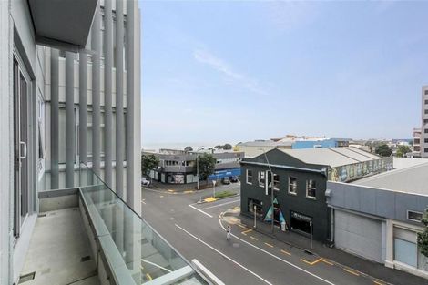 Photo of property in 22 Liardet Apartments, 203/22 Liardet Street, New Plymouth, 4310