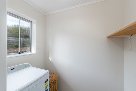 Photo of property in 71 Blue Mountains Road, Pinehaven, Upper Hutt, 5019