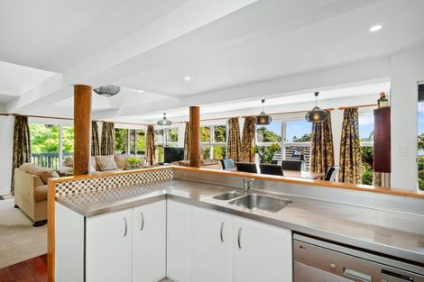 Photo of property in 3a Whiorau Grove, Lowry Bay, Lower Hutt, 5013