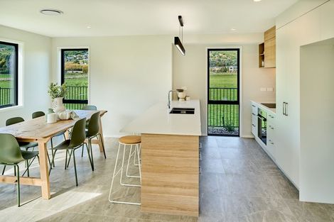 Photo of property in 100 Waipunahau Road, Waikanae, 5036