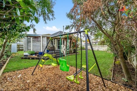 Photo of property in 1 Waldie Grove, Avalon, Lower Hutt, 5011