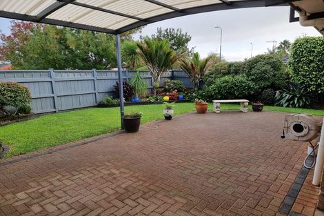 Photo of property in 55 Newbliss Crescent, East Tamaki Heights, Auckland, 2016