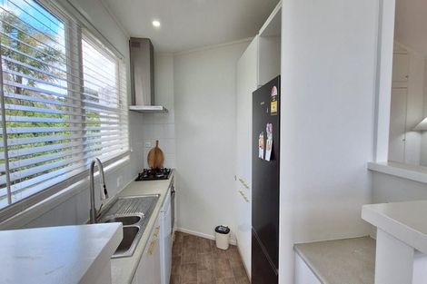 Photo of property in 1/156 Carlisle Road, Northcross, Auckland, 0632
