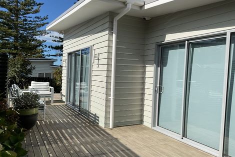 Photo of property in 15 Old Lake Road, Narrow Neck, Auckland, 0624