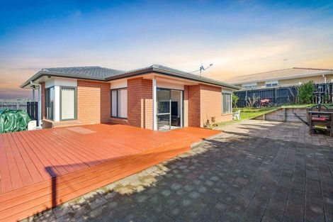 Photo of property in 9 Eloise Place, Clendon Park, Auckland, 2103