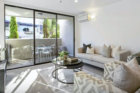 Photo of property in 1i/175 Hurstmere Road, Takapuna, Auckland, 0622