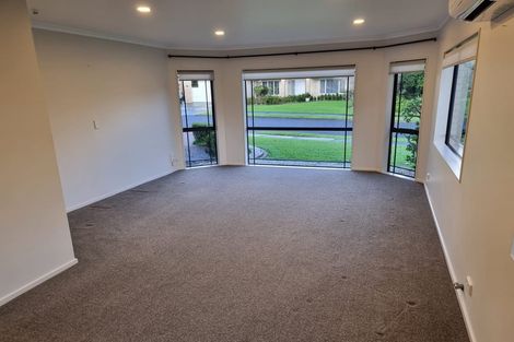 Photo of property in 55 Newbliss Crescent, East Tamaki Heights, Auckland, 2016