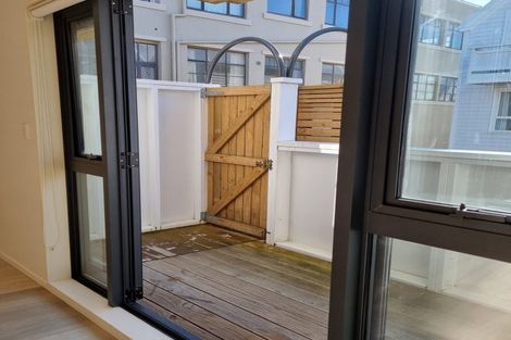 Photo of property in Pirie Street Townhouses, 35u2 Pirie Street, Mount Victoria, Wellington, 6011