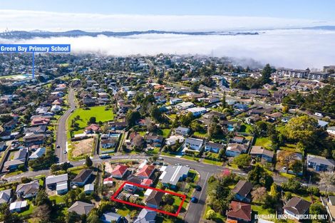 Photo of property in 3 Pendlebury Street, Green Bay, Auckland, 0604