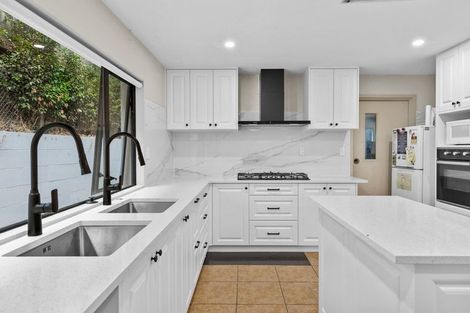 Photo of property in 19 Woodside Avenue, Northcote, Auckland, 0627